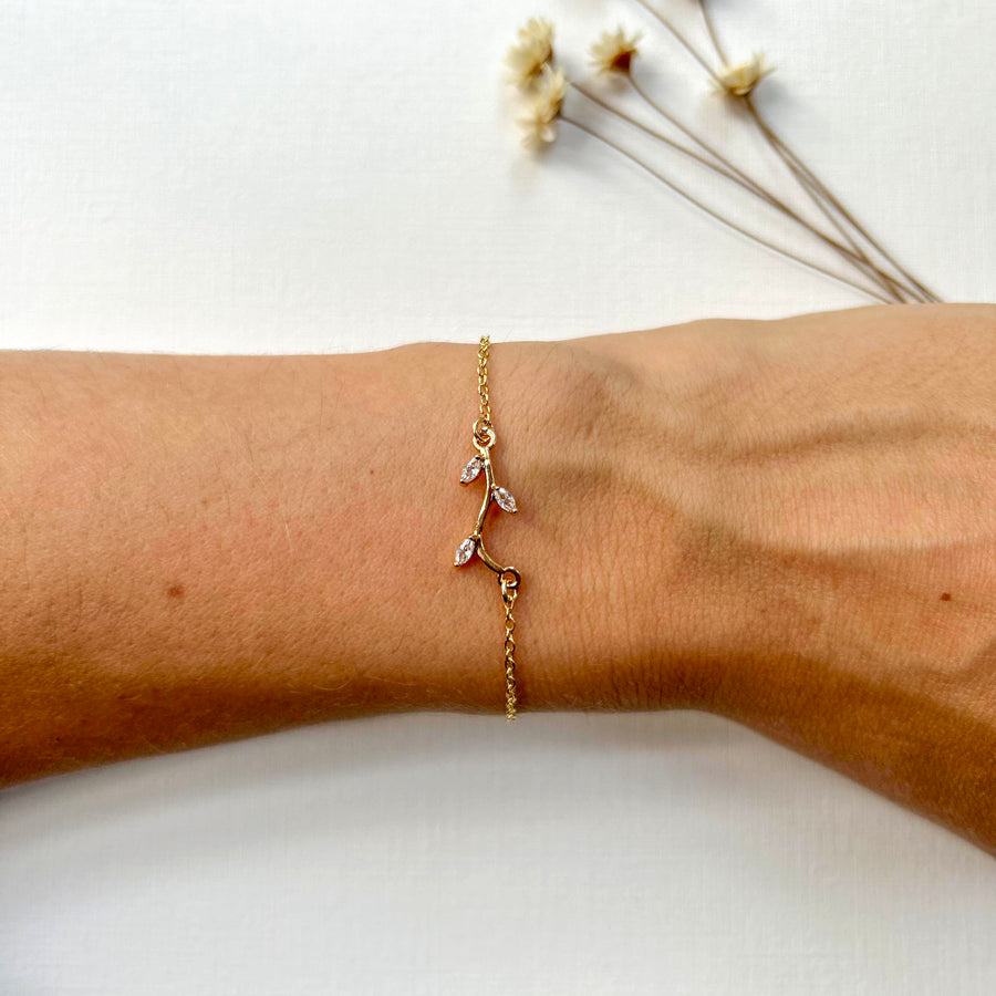 Dainty CZ Leaf Bracelet